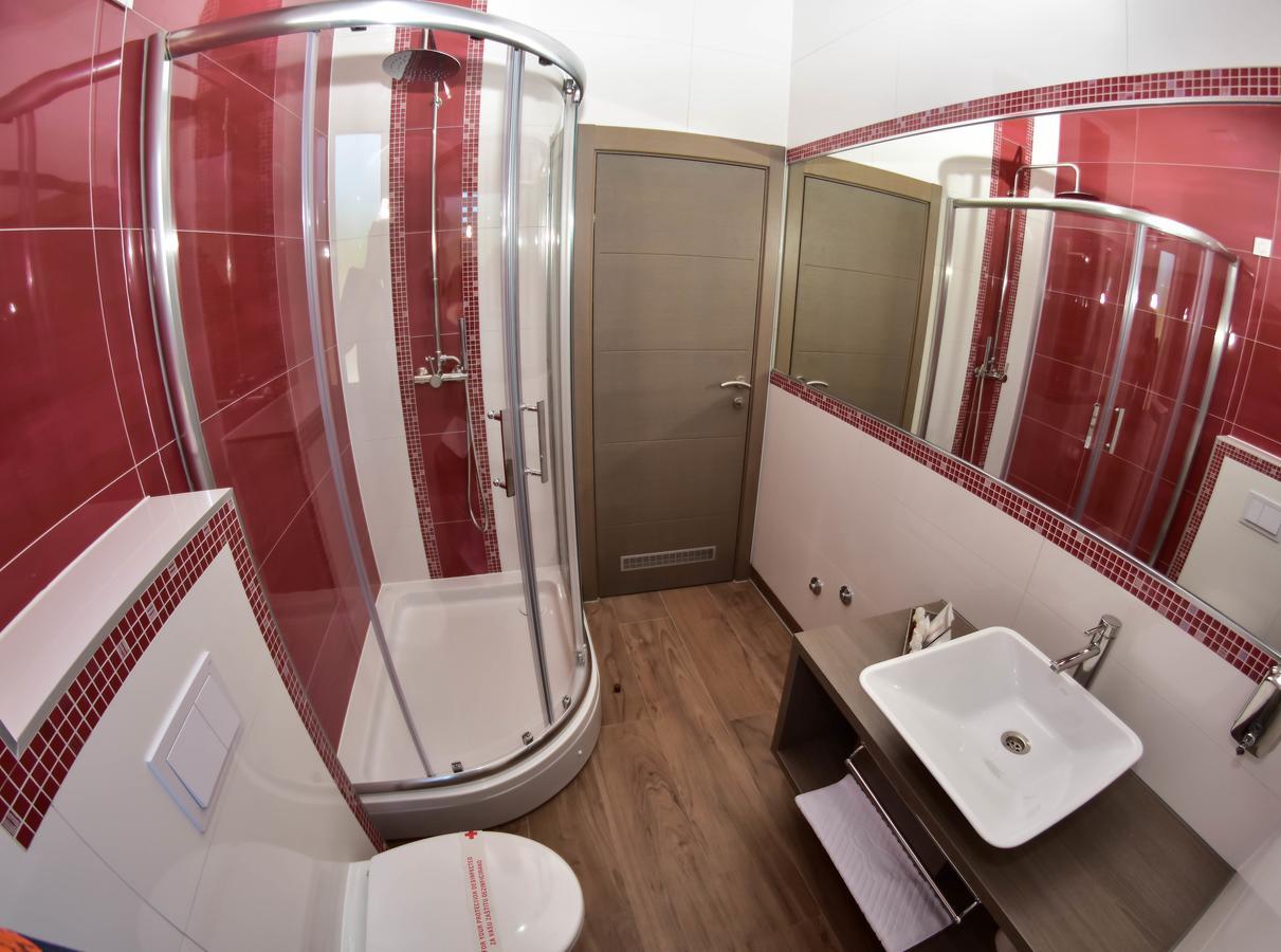 Hotel Kljuc Luaran gambar