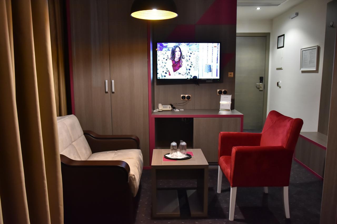 Hotel Kljuc Luaran gambar