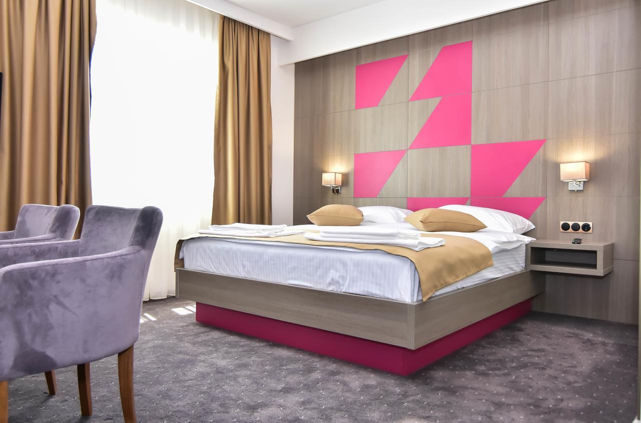 Hotel Kljuc Luaran gambar