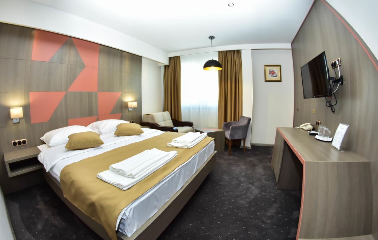 Hotel Kljuc Luaran gambar